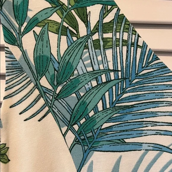 Emma & Michele Green Leaf Print Maxi Dress - Picture 7 of 7